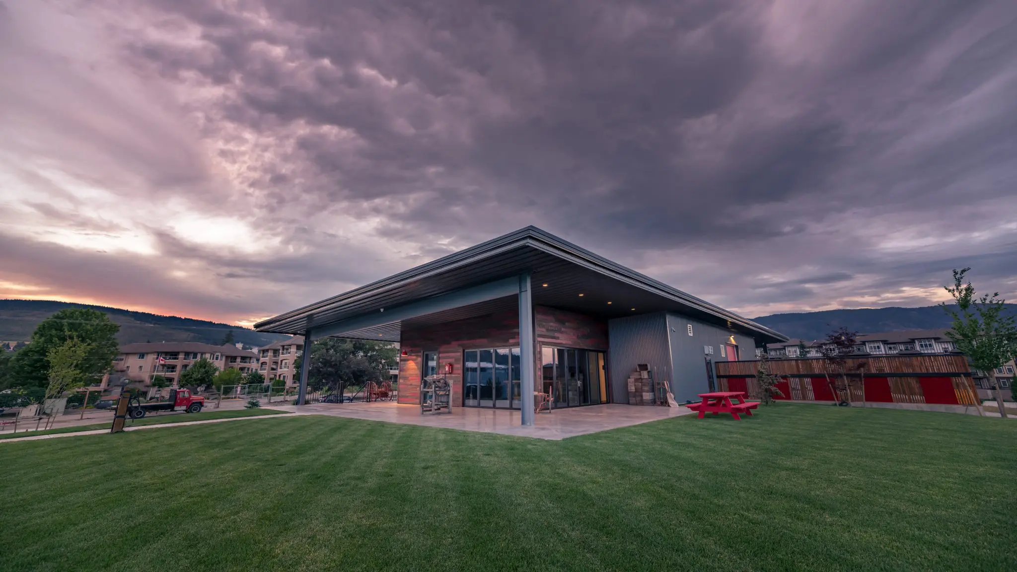 Commercial-real-estate-photography-truck-59