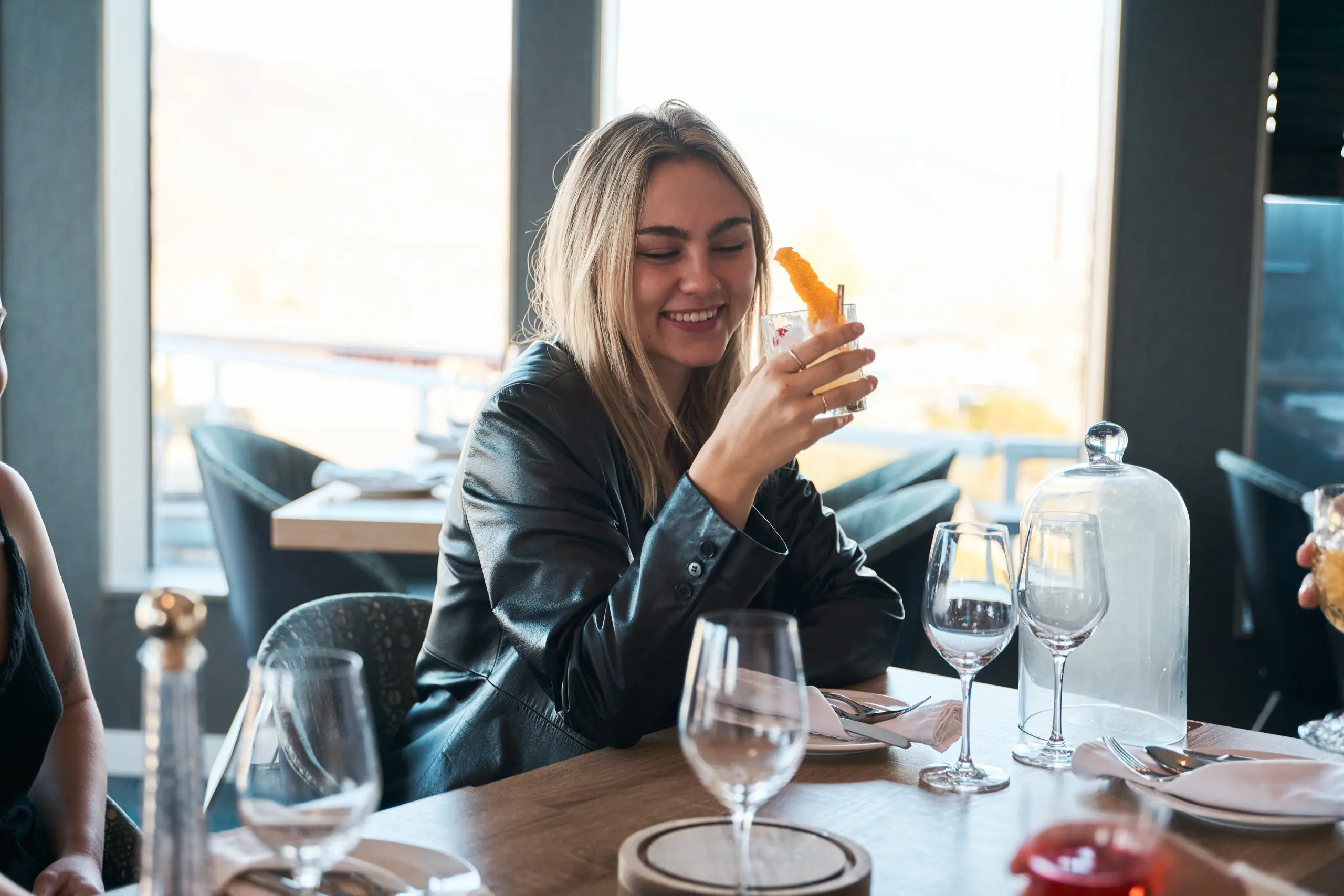 Hiilite Photography - Professional Tinder Photos - Social Media Photography Kelowna