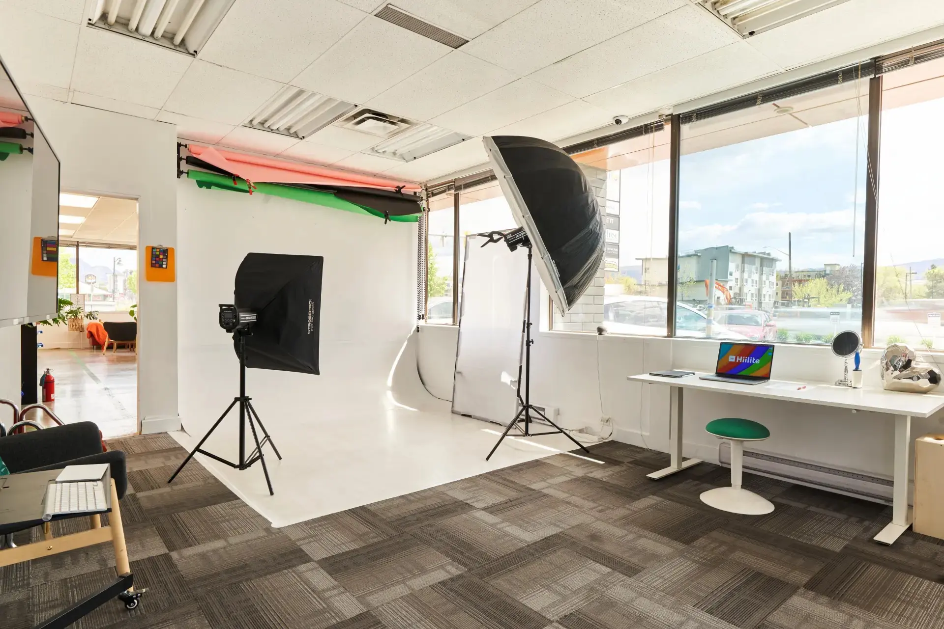 Kelowna Photographer - Photography studio for rent - Kelowna Photo studio