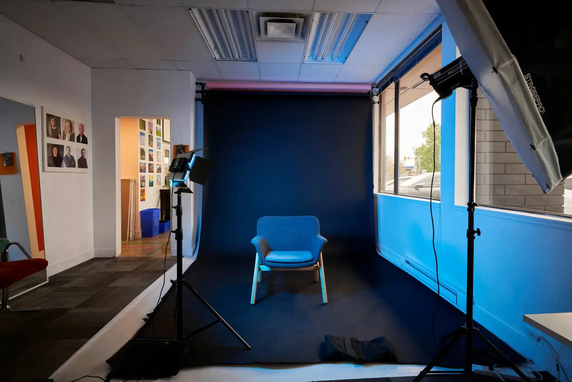 Kelowna photographer - Photoshoot studio rental - Photography studio near me